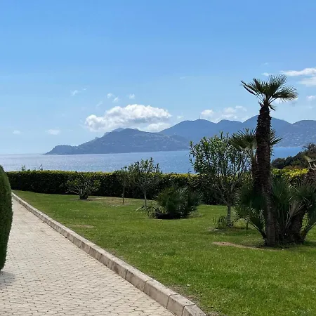 Superbe Studio Avec Terrasse, Vue Panoramique, Piscine, Parking Ferme Gratuit