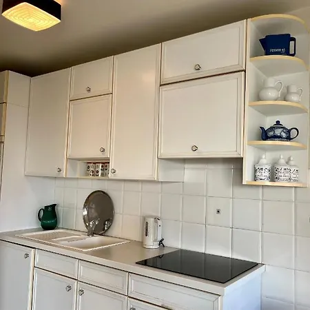 Superbe Studio Avec Terrasse, Vue Panoramique, Piscine, Parking Ferme Gratuit *